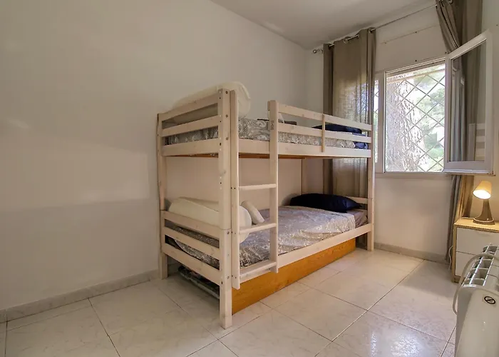 Hauzify I Orquidies 플라티야 다로